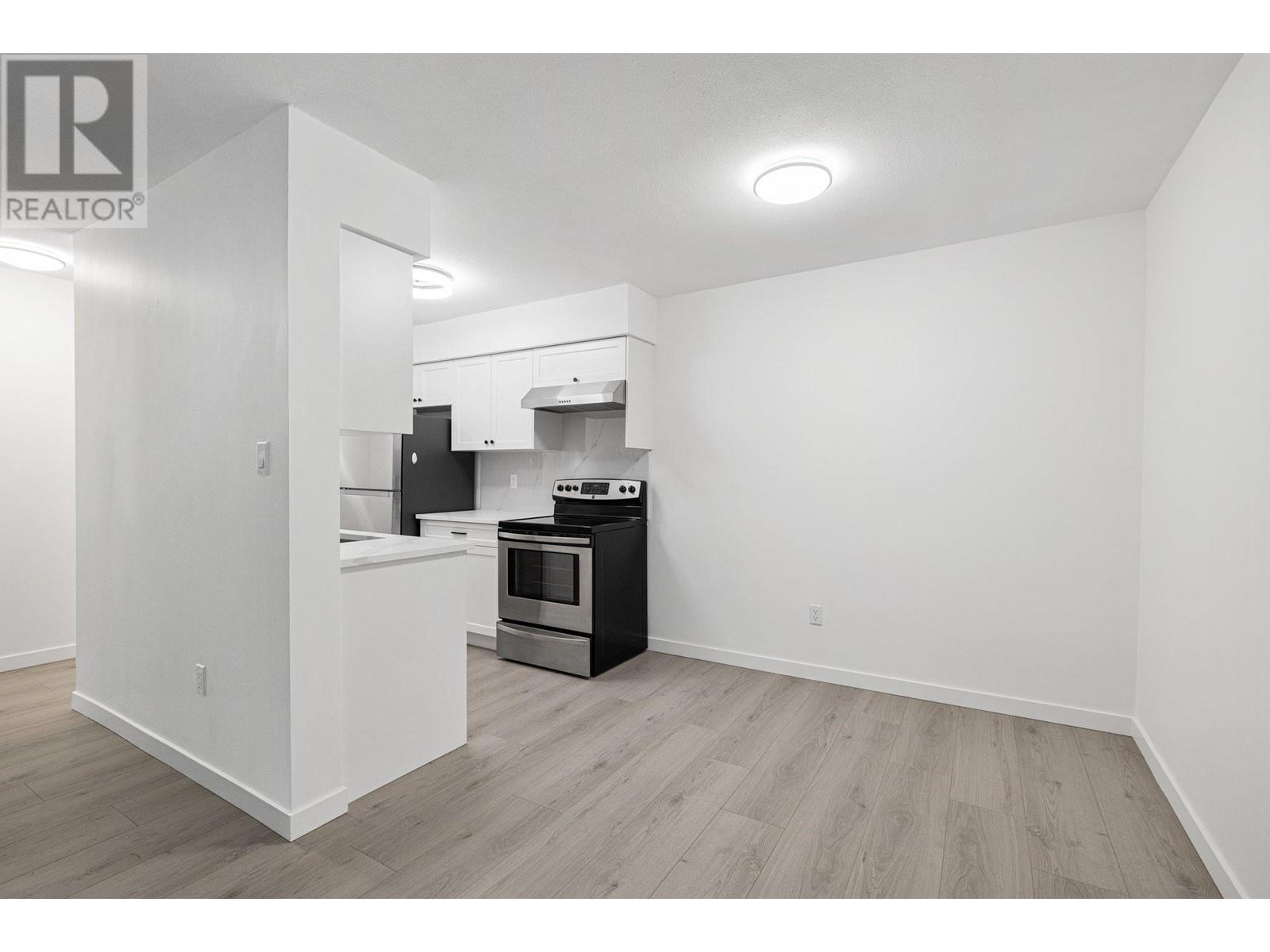 402 9857 Manchester Drive, Burnaby, British Columbia  V3N 4P5 - Photo 7 - R2984534