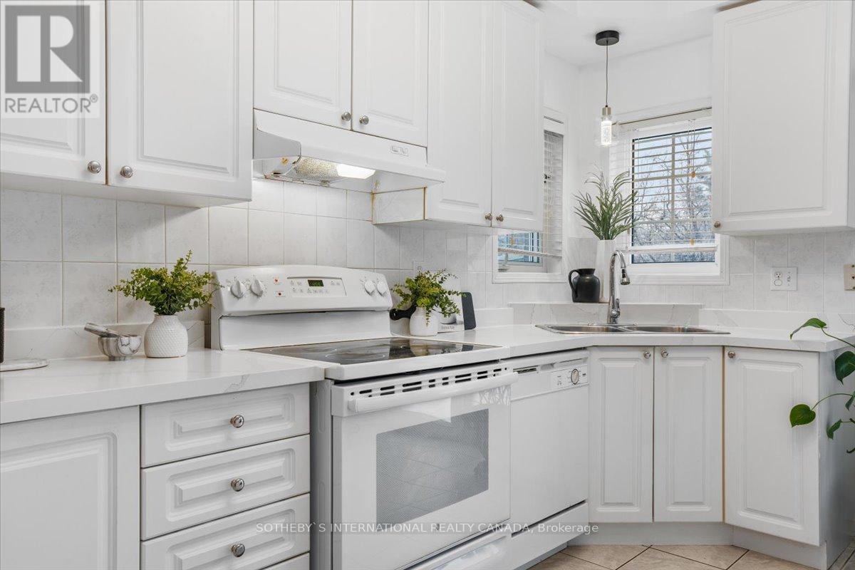 5975 Shelford Terrace, Mississauga, Ontario  L5M 6K3 - Photo 12 - W12062666
