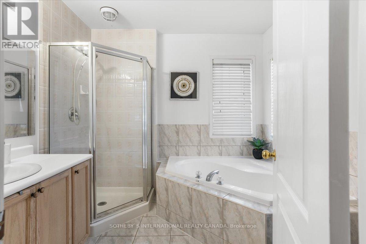 5975 Shelford Terrace, Mississauga, Ontario  L5M 6K3 - Photo 23 - W12062666