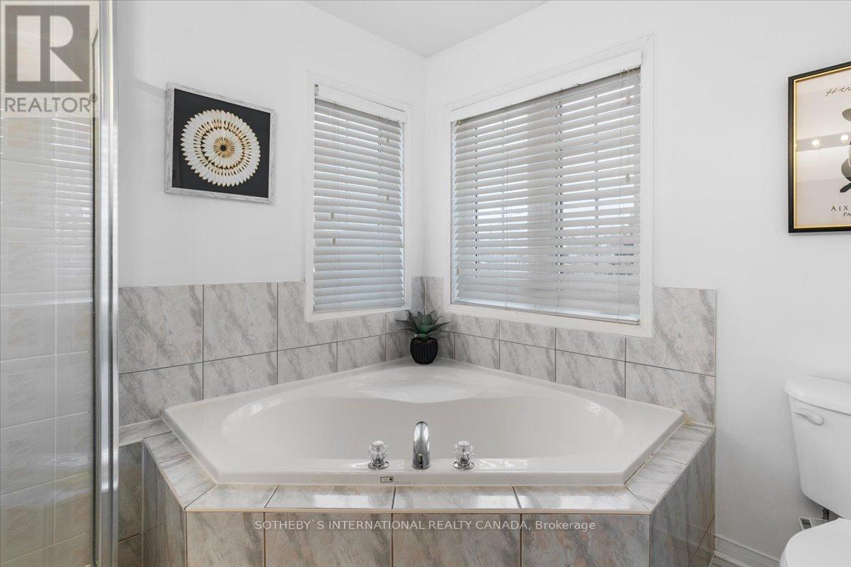 5975 Shelford Terrace, Mississauga, Ontario  L5M 6K3 - Photo 24 - W12062666