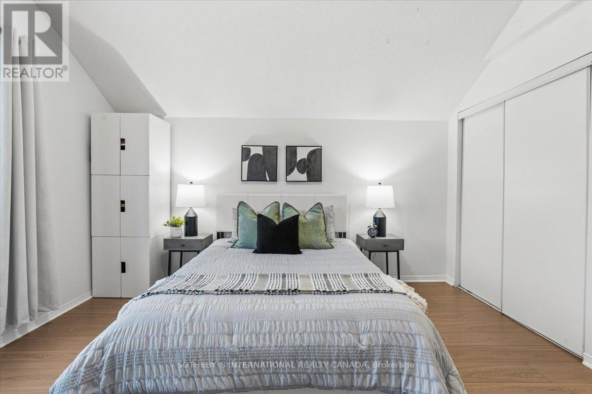 5975 Shelford Terrace, Mississauga, Ontario  L5M 6K3 - Photo 26 - W12062666