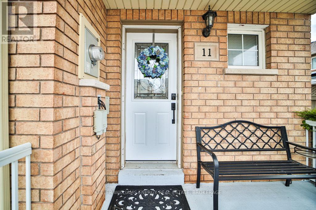 Property at 11 PLANTATION COURT image 3