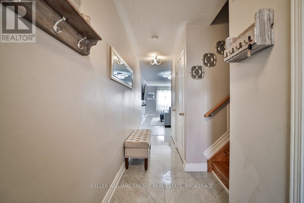 Property at 11 PLANTATION COURT image 4