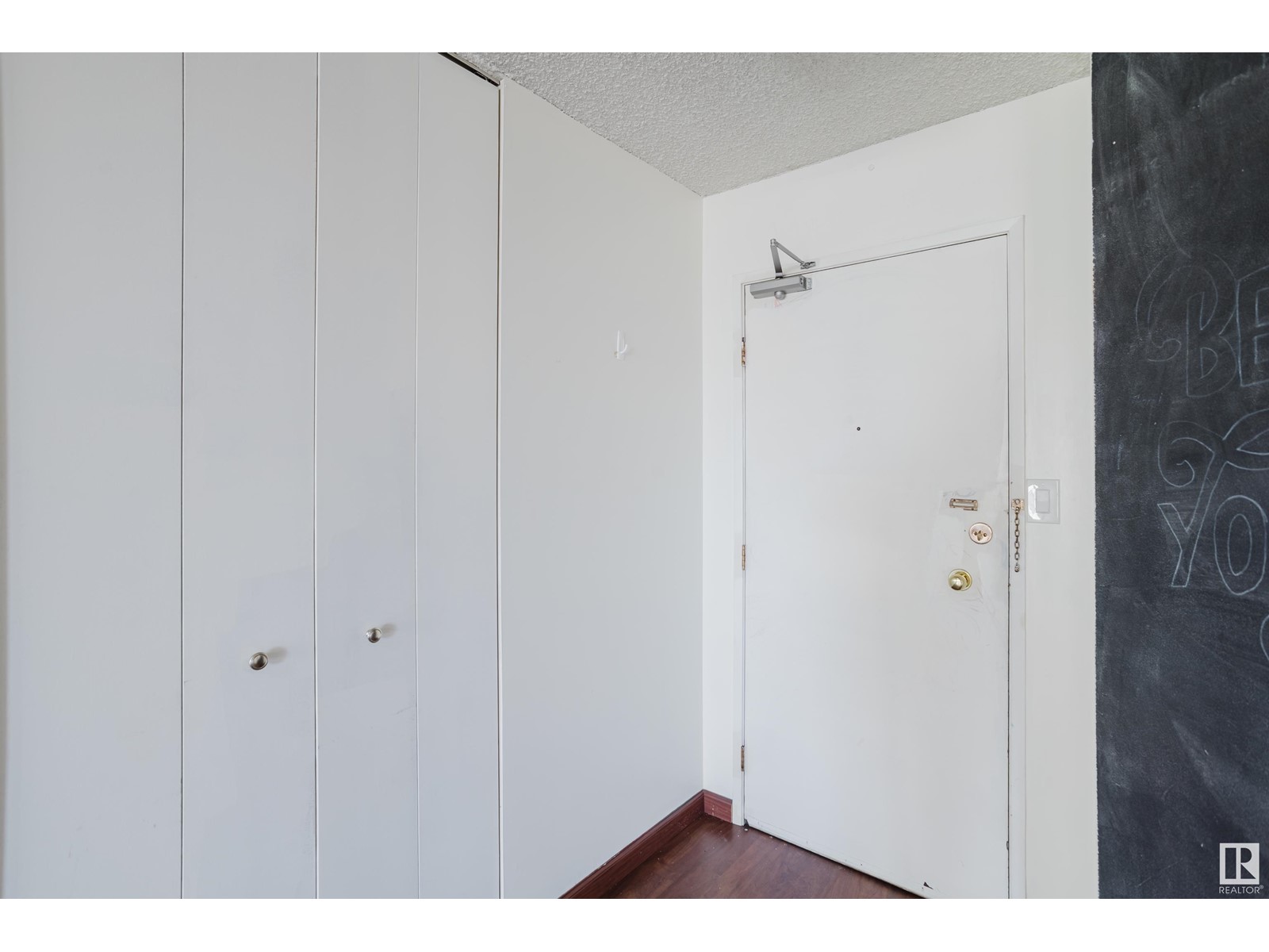 Property at #1004 10045 117 ST NW image 2