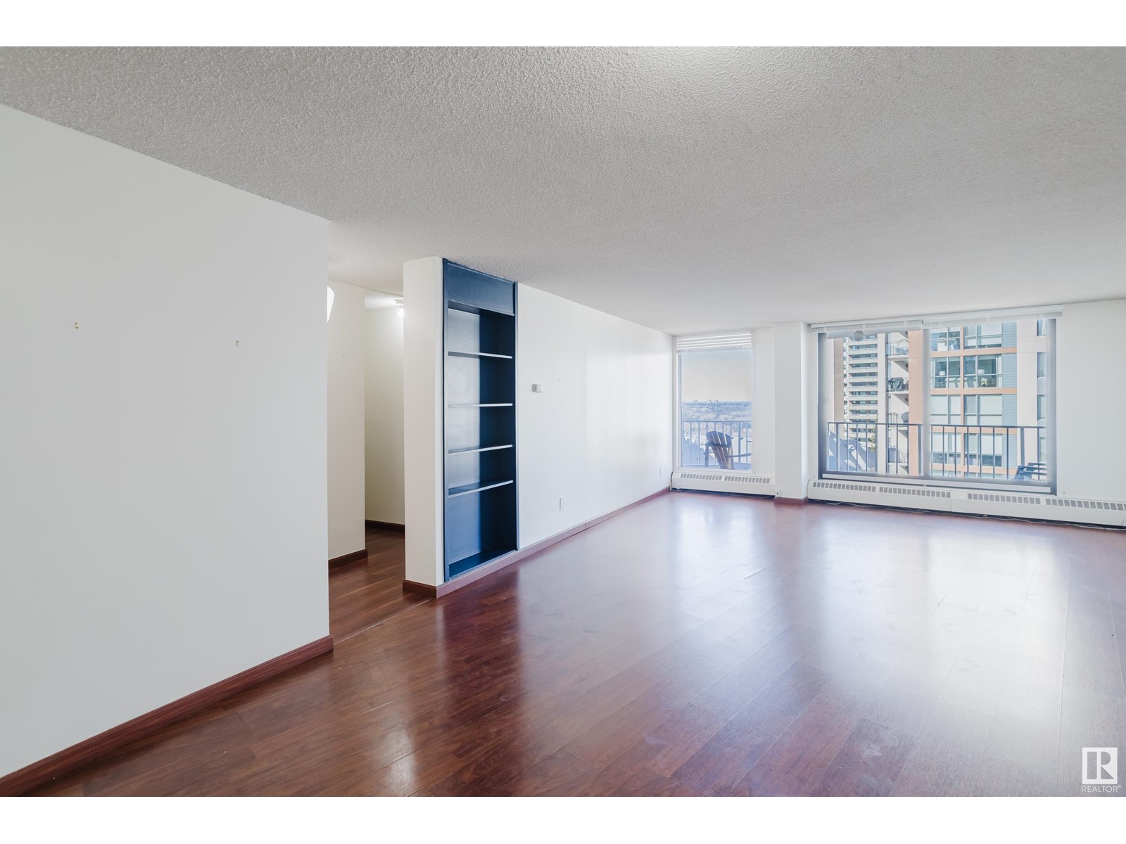 Property at #1004 10045 117 ST NW image 4