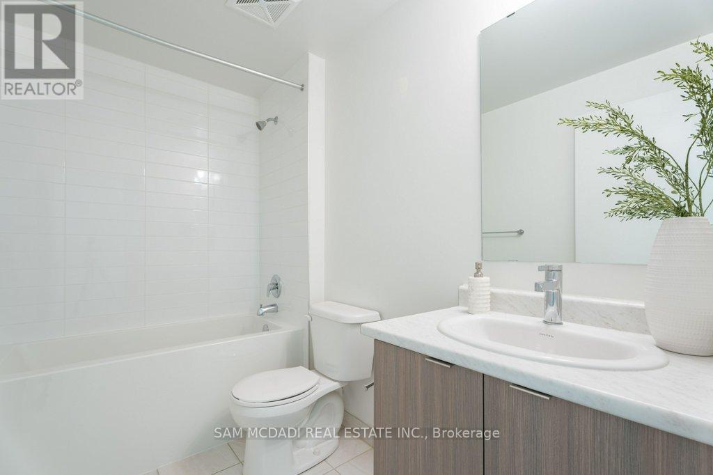 103 - 120 Canon Jackson Drive, Toronto, Ontario  M6M 0B8 - Photo 11 - W12062845