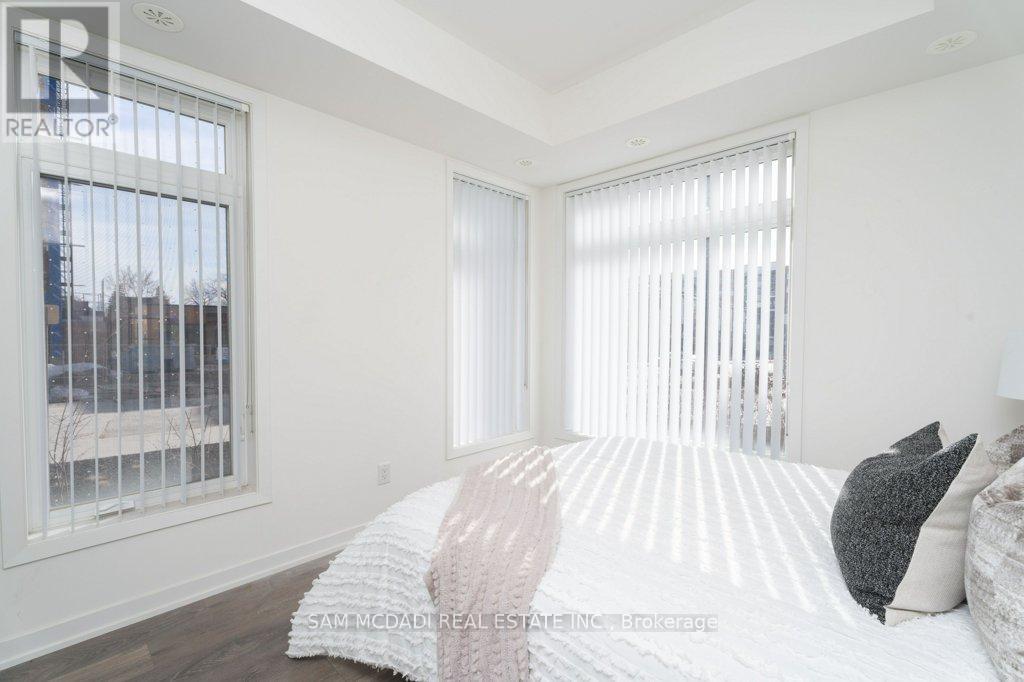 103 - 120 Canon Jackson Drive, Toronto, Ontario  M6M 0B8 - Photo 14 - W12062845
