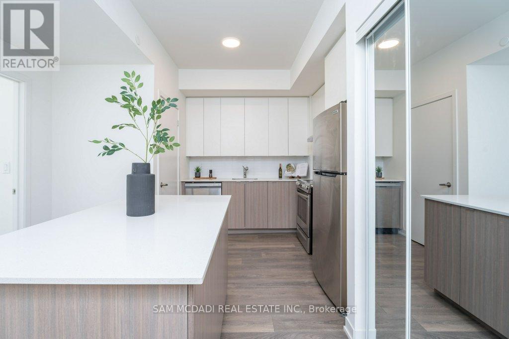 103 - 120 Canon Jackson Drive, Toronto, Ontario  M6M 0B8 - Photo 6 - W12062845
