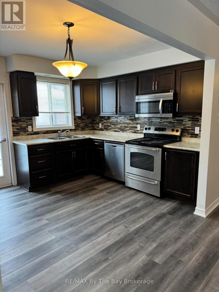 51 Smallman Drive, Wasaga Beach, Ontario  L9Z 1L3 - Photo 6 - S12062879