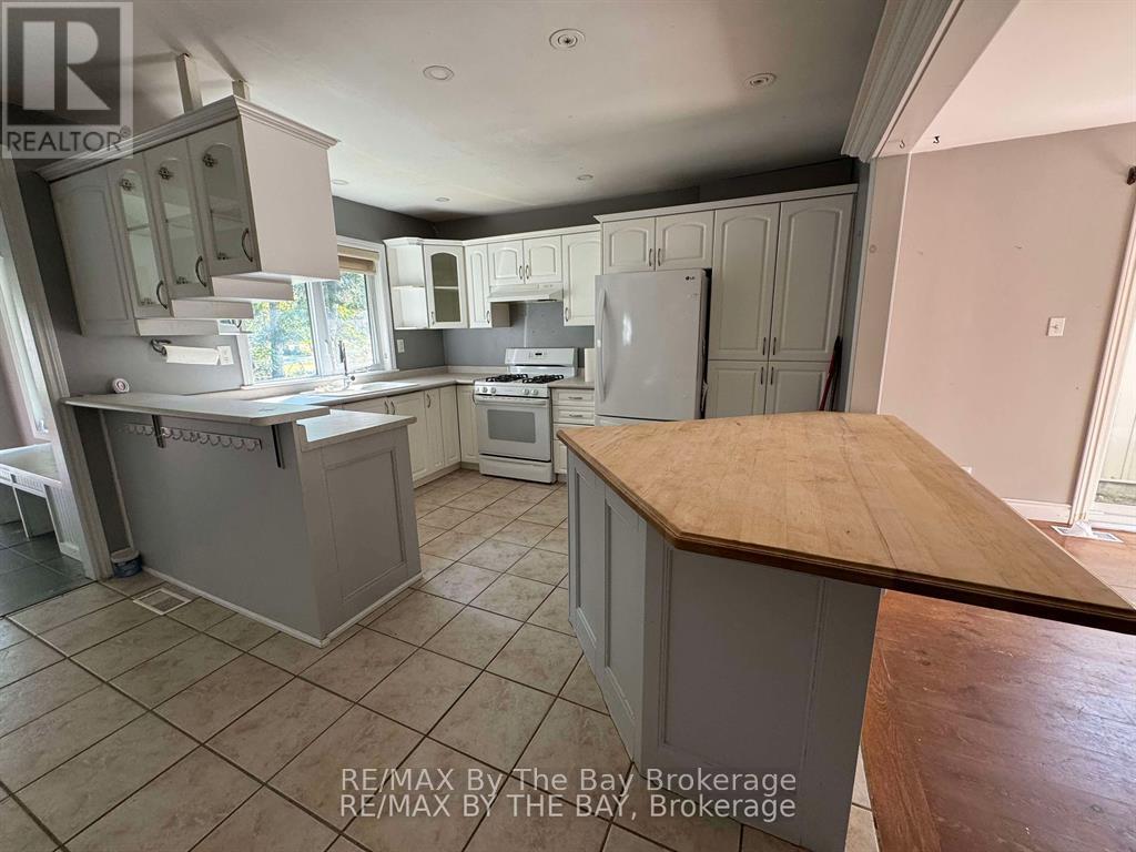 56 Smallman Drive, Wasaga Beach, Ontario  L9Z 1L1 - Photo 6 - S12062891