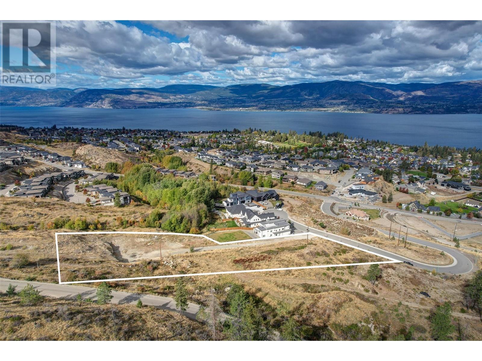 Property at 602 Trumpeter Road image 3