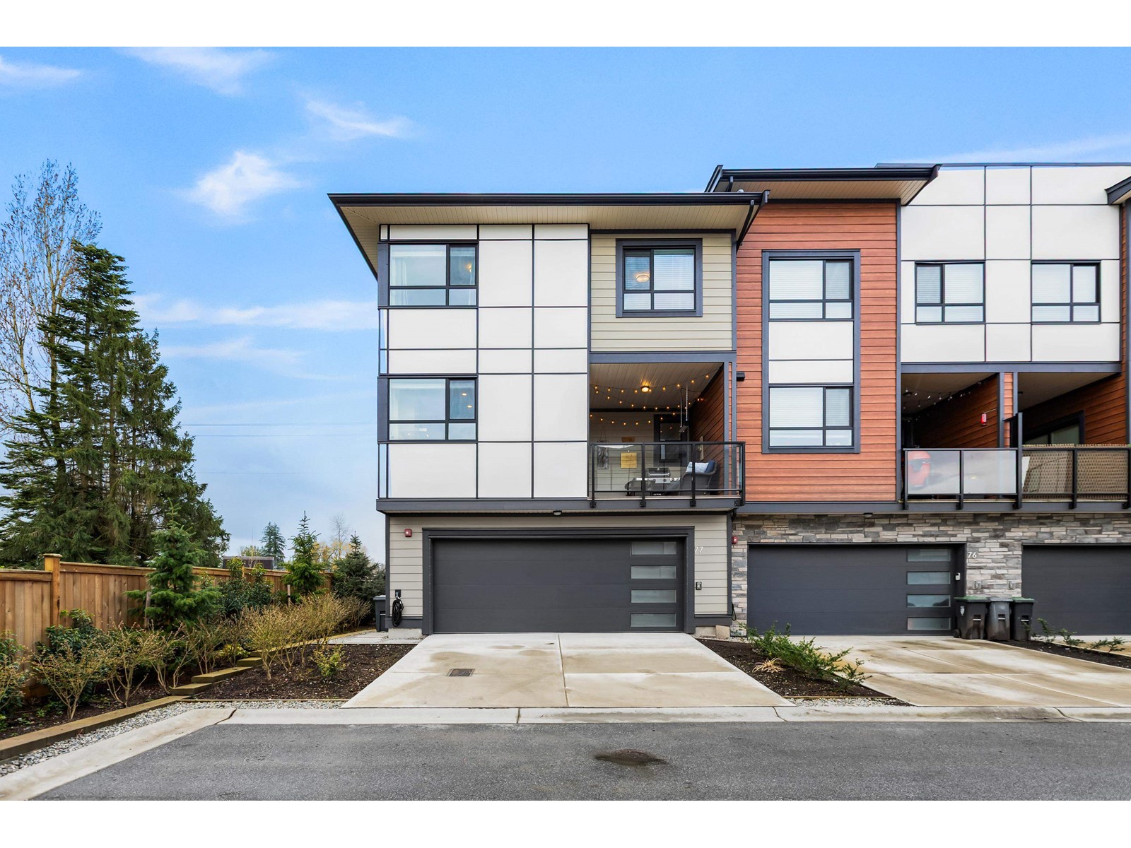 Property at 77 20150 81 AVENUE image 1