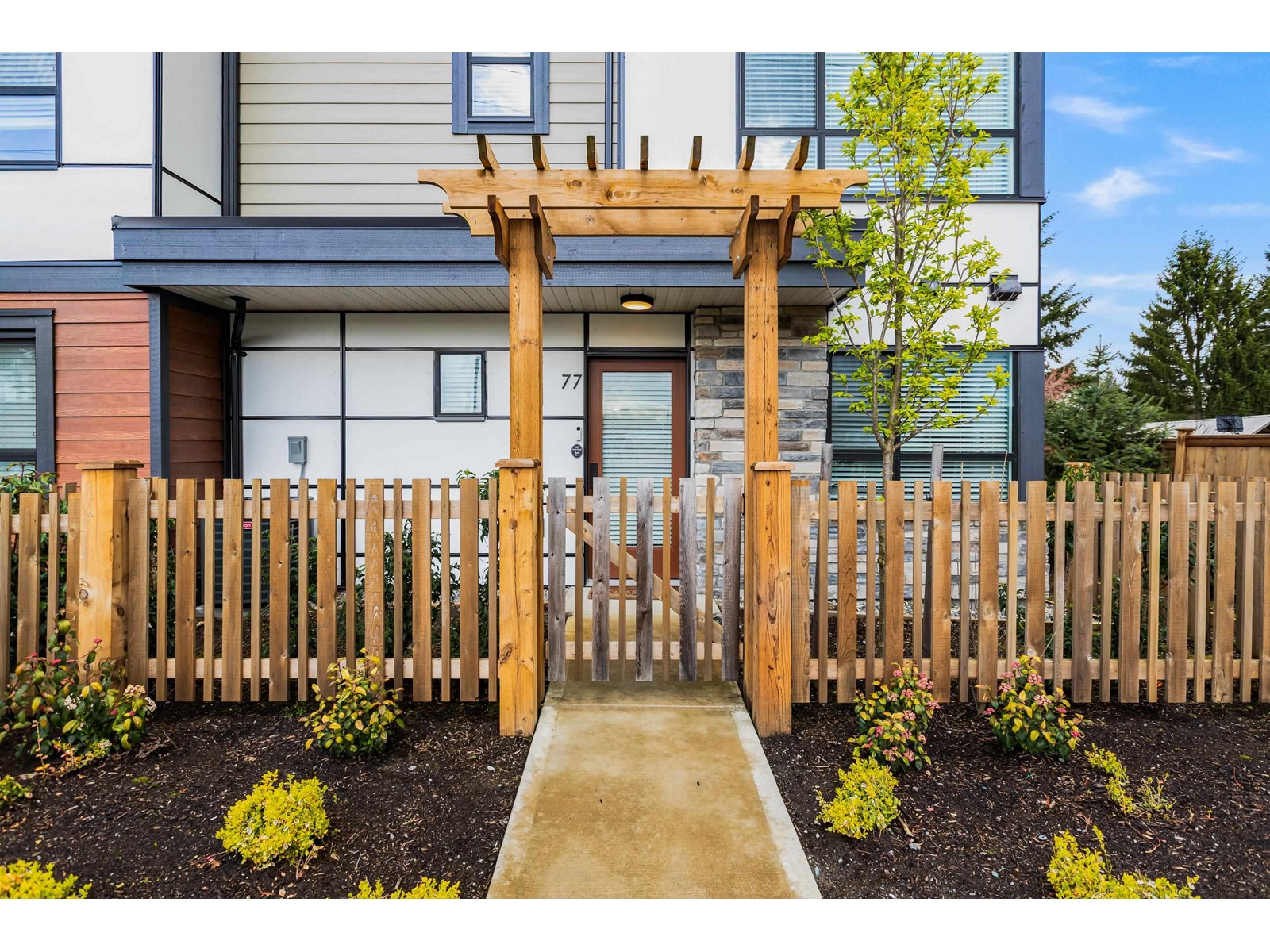 Property at 77 20150 81 AVENUE image 3