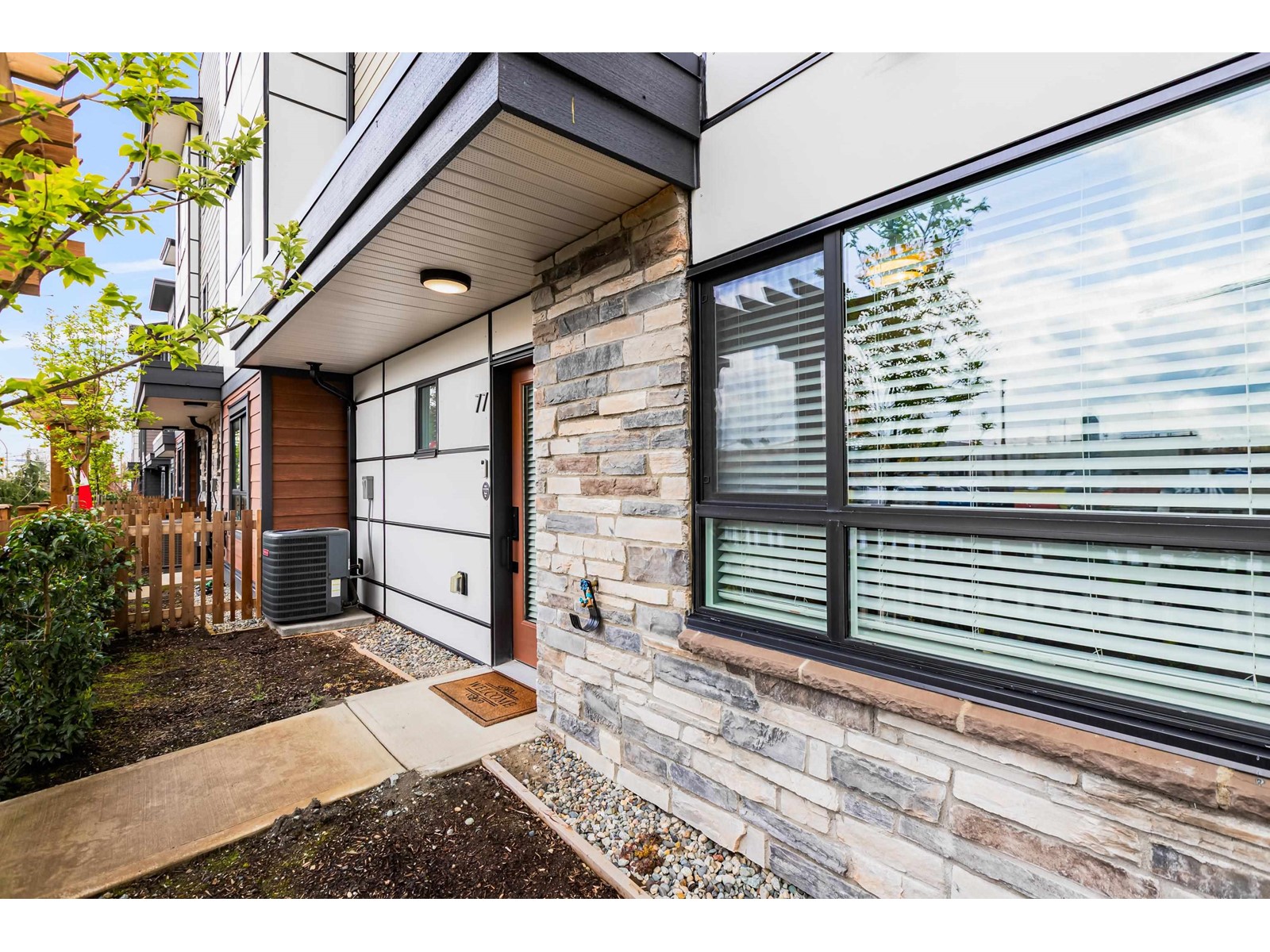 Property at 77 20150 81 AVENUE image 4
