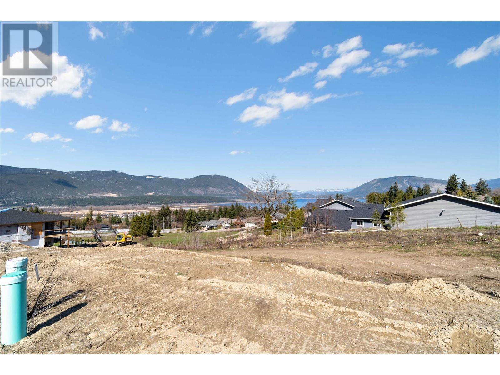 1181 16 Avenue Se, Salmon Arm, British Columbia  V1E 2R5 - Photo 3 - 10342002
