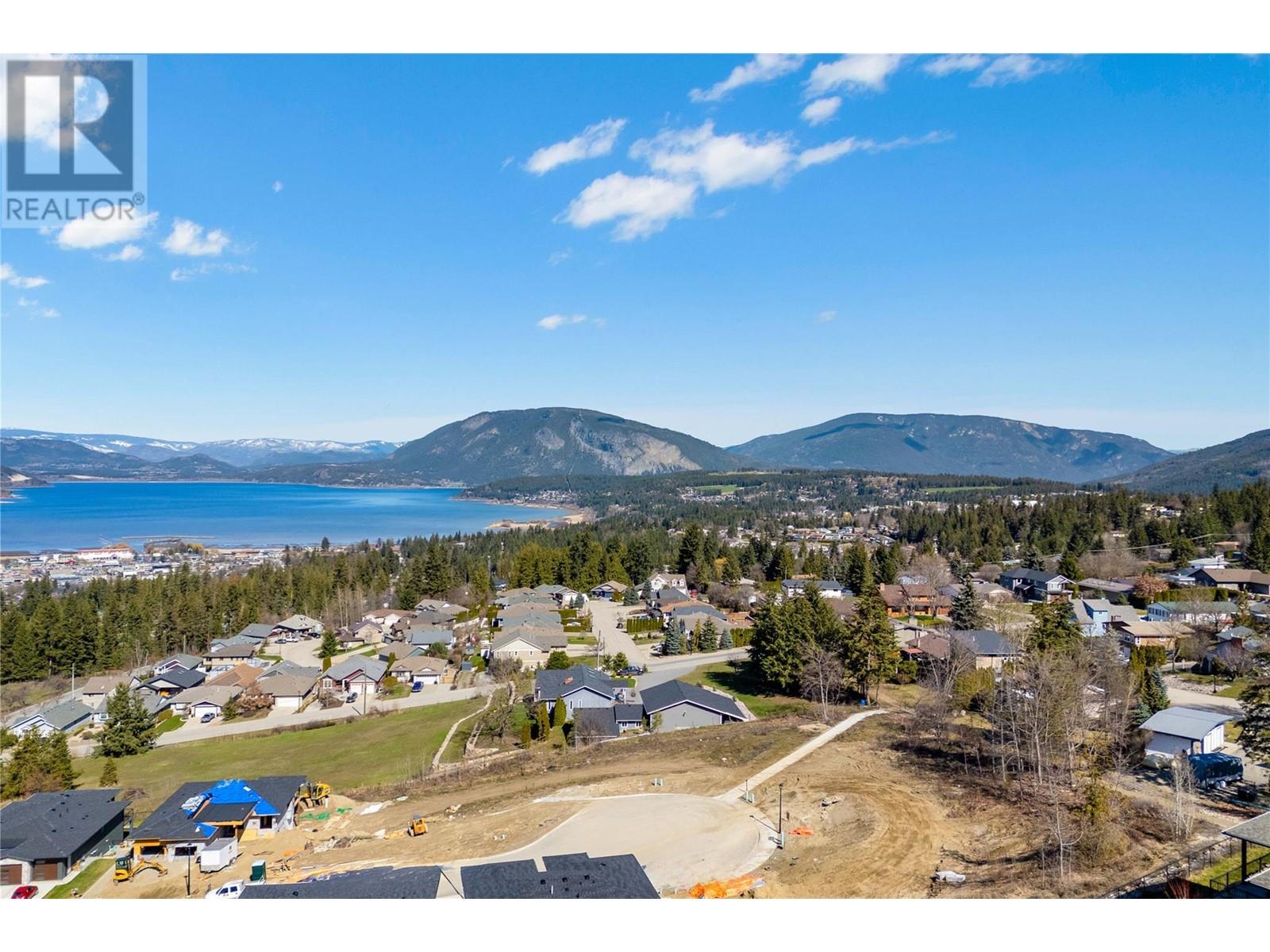 1181 16 Avenue Se, Salmon Arm, British Columbia  V1E 2R5 - Photo 2 - 10342002