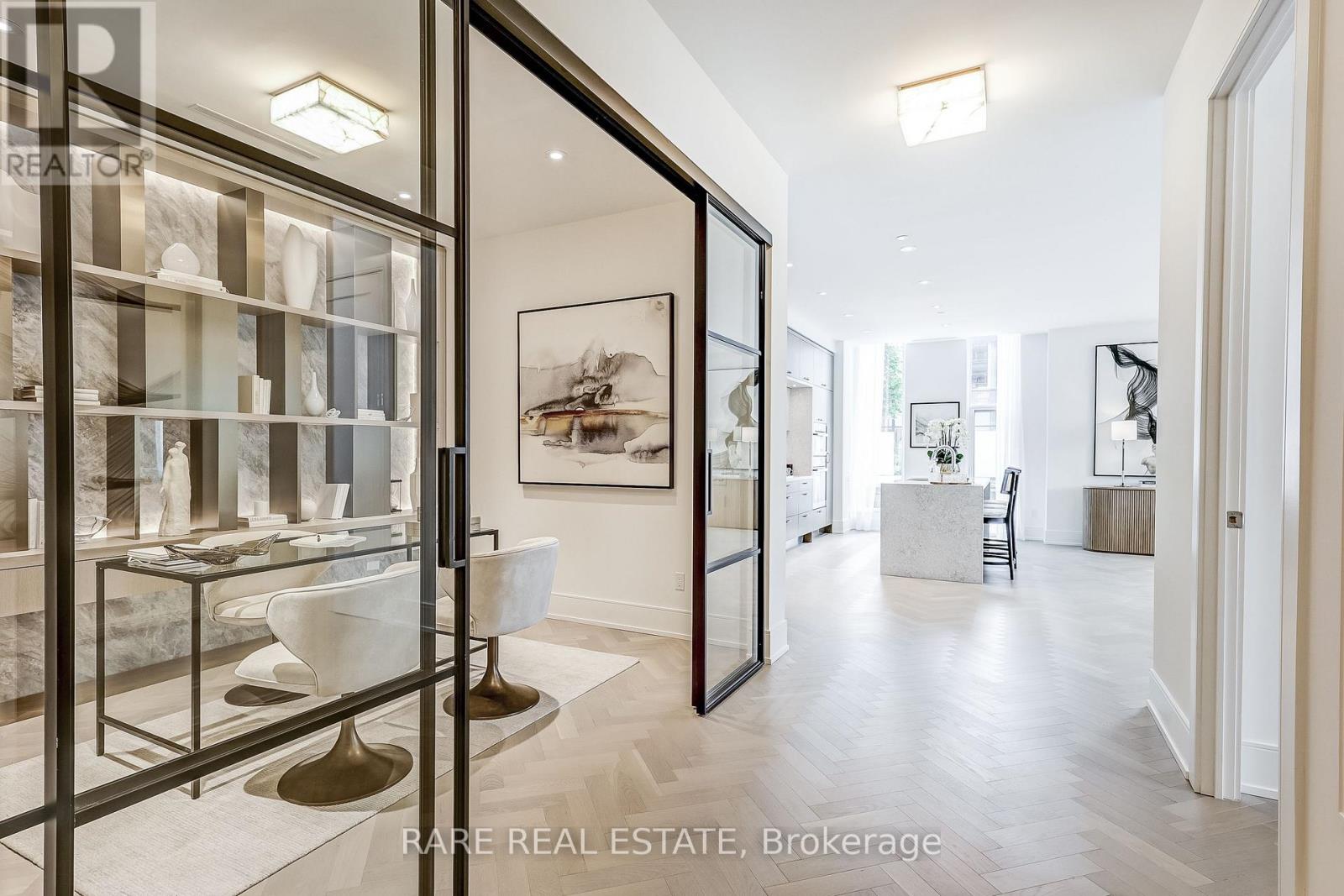 Property at 308 - 455 WELLINGTON STREET W image 3