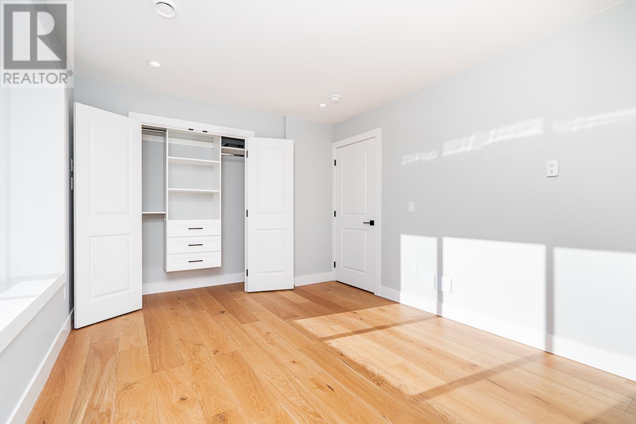2705 Dundas Street, Vancouver, British Columbia  V5K 3L9 - Photo 11 - R2983989