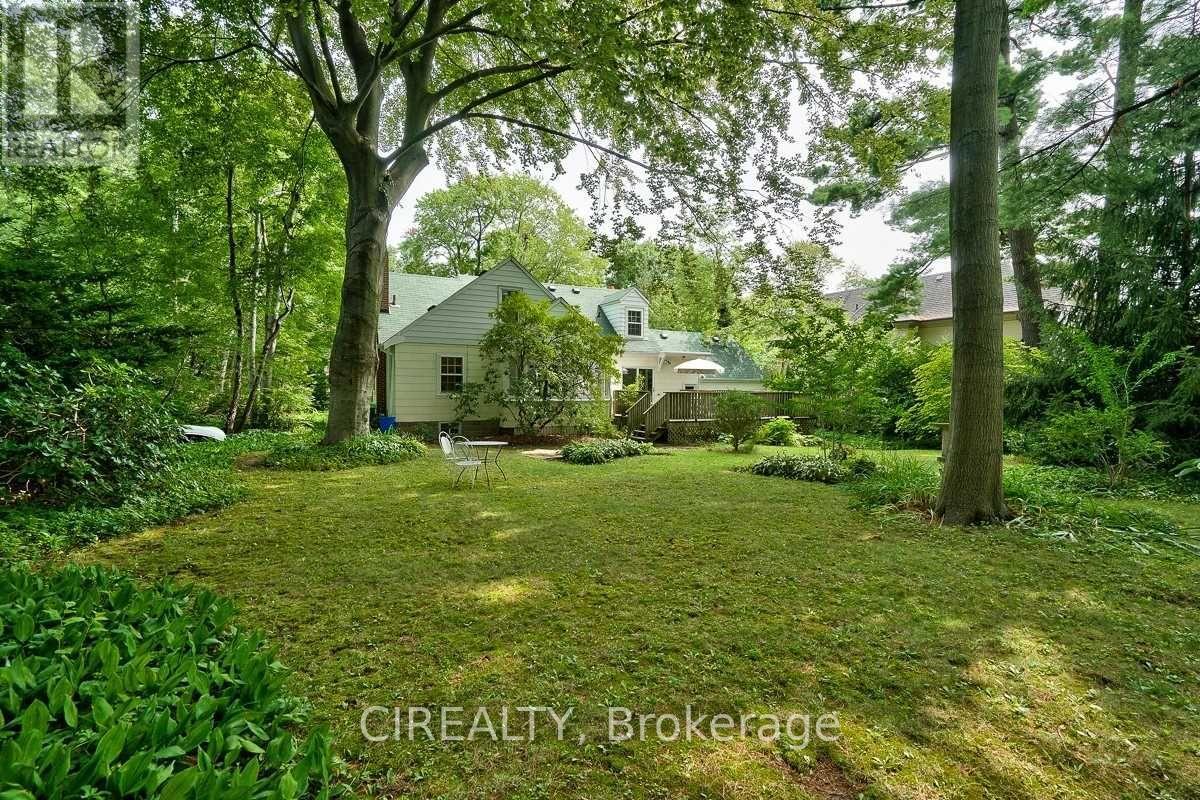 89 Pinewood Trail, Mississauga, Ontario  L5G 2L2 - Photo 5 - W12062995