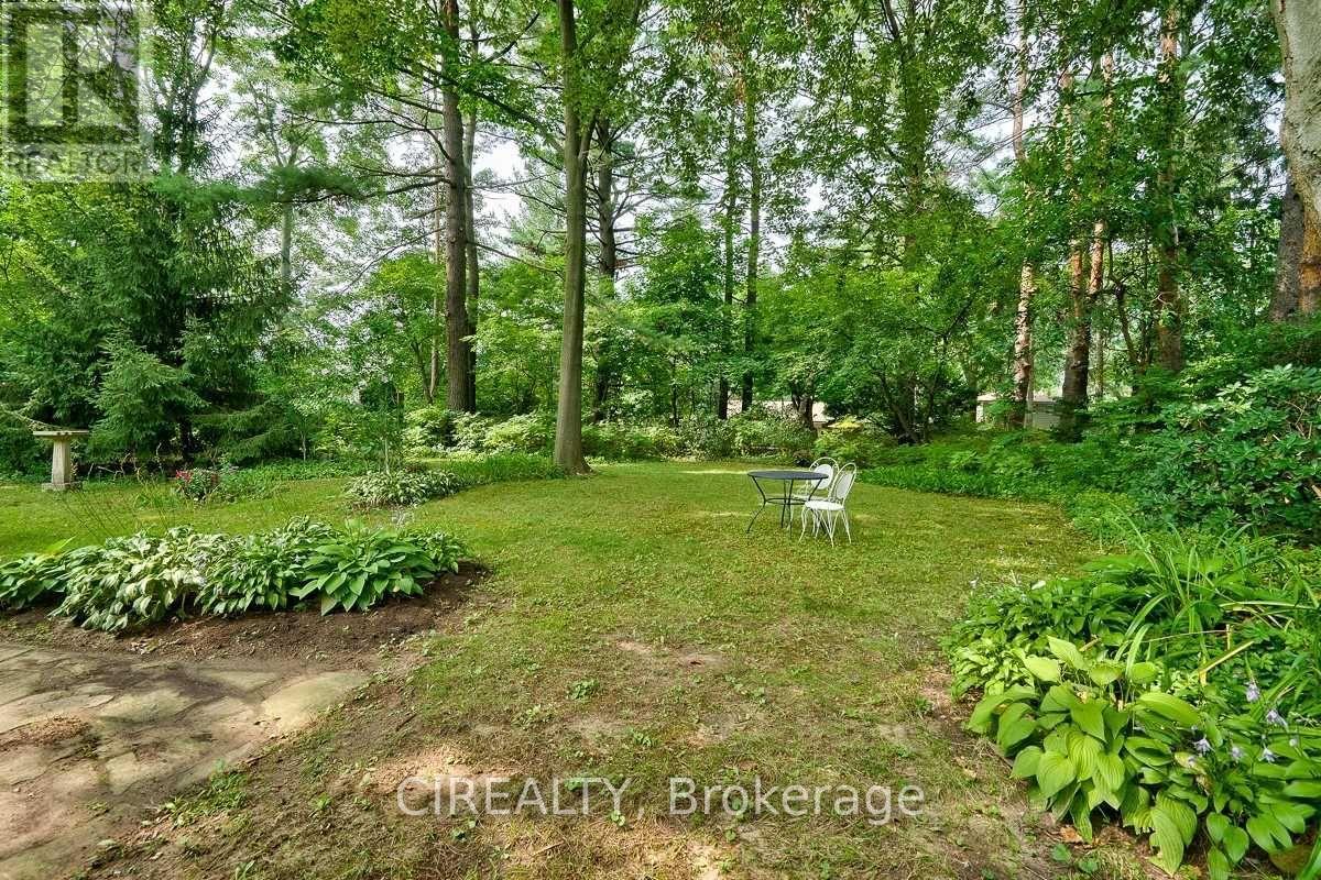 89 Pinewood Trail, Mississauga, Ontario  L5G 2L2 - Photo 6 - W12062995