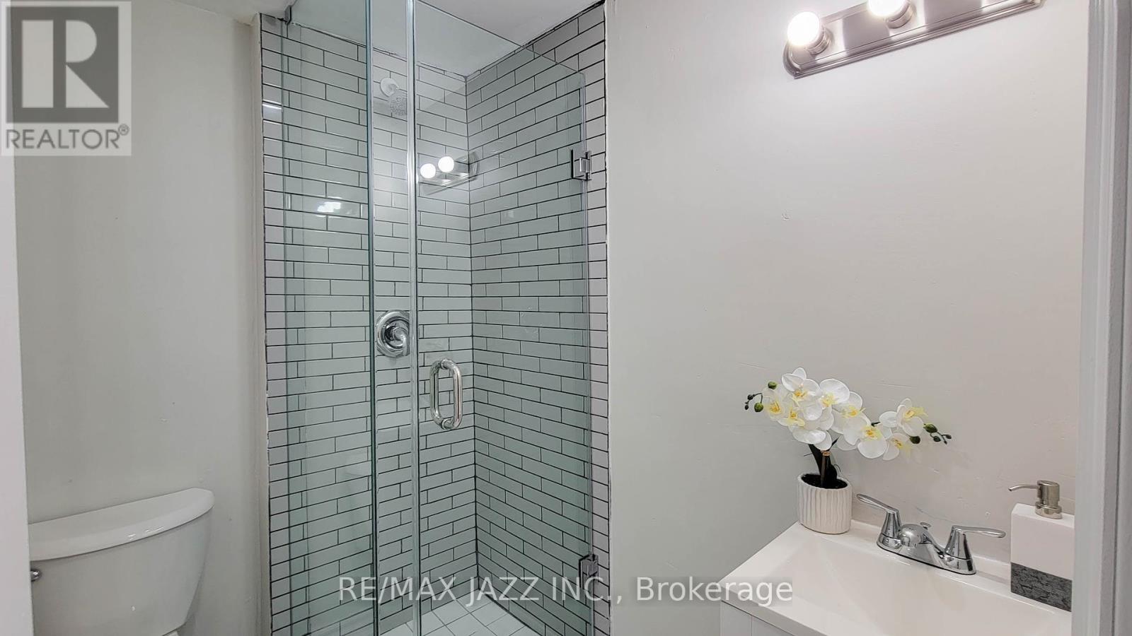 7 Maple Street, Oshawa, Ontario  L1H 2L6 - Photo 8 - E12063049