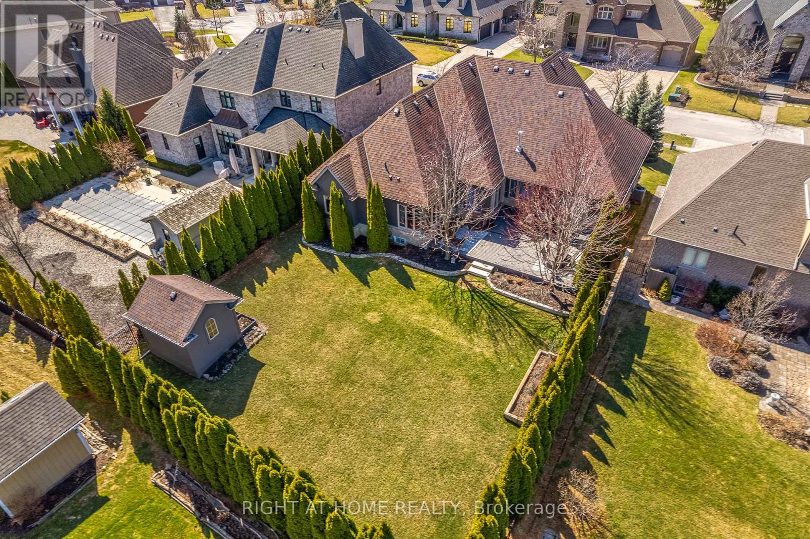 Property at 7 SANDALWOOD CRESCENT image 4