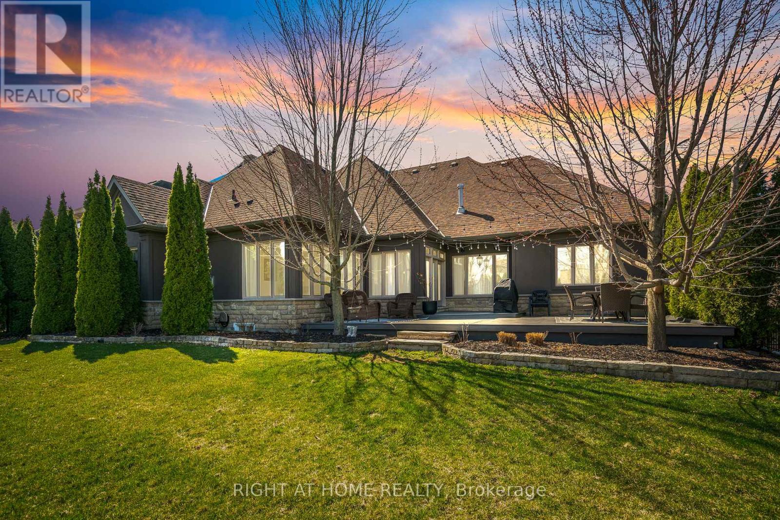 7 Sandalwood Crescent, Niagara-On-The-Lake, Ontario  L0S 1P0 - Photo 6 - X12062901