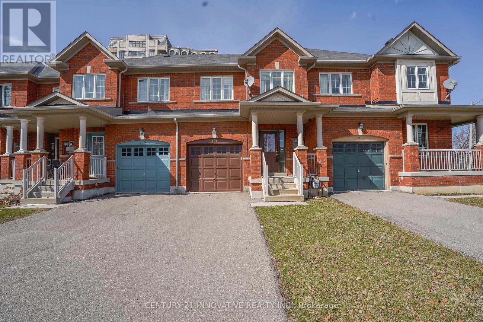 Property at 121 REVELSTOKE CRESCENT image 1