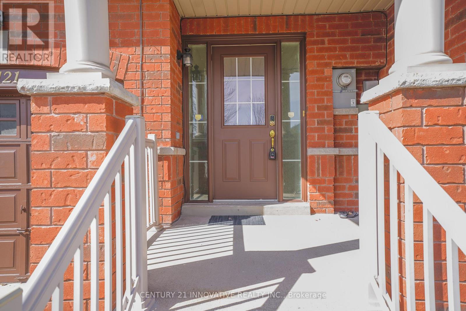 Property at 121 REVELSTOKE CRESCENT image 2
