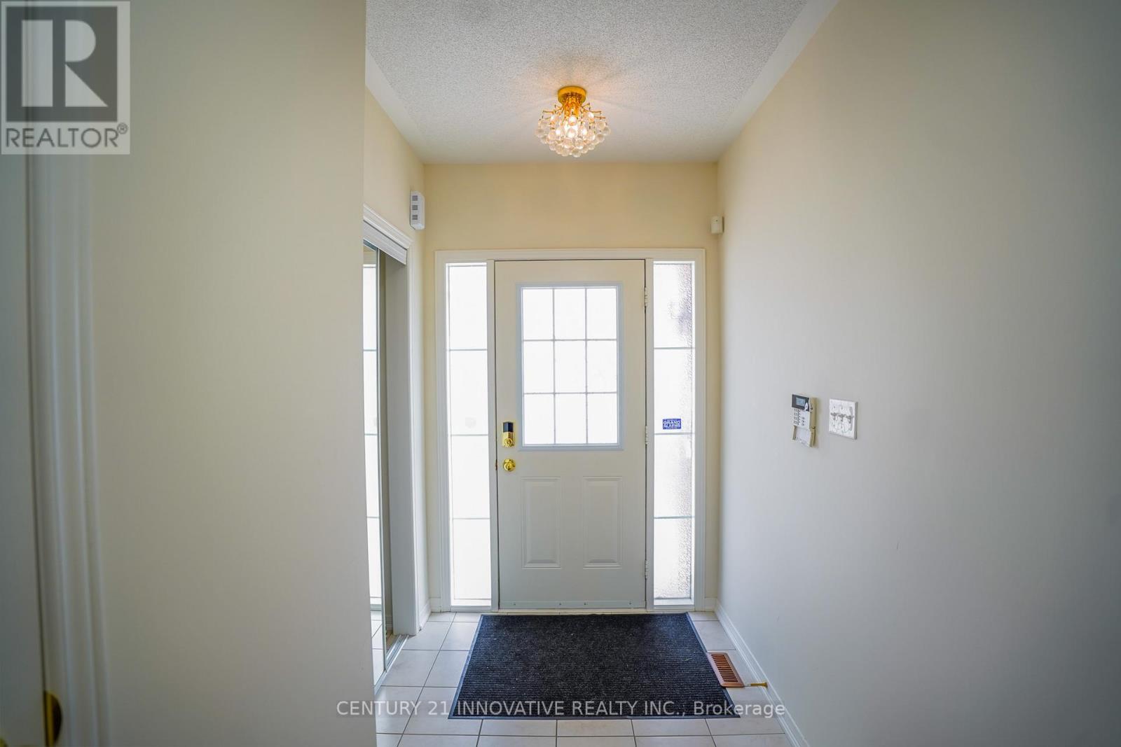 Property at 121 REVELSTOKE CRESCENT image 3
