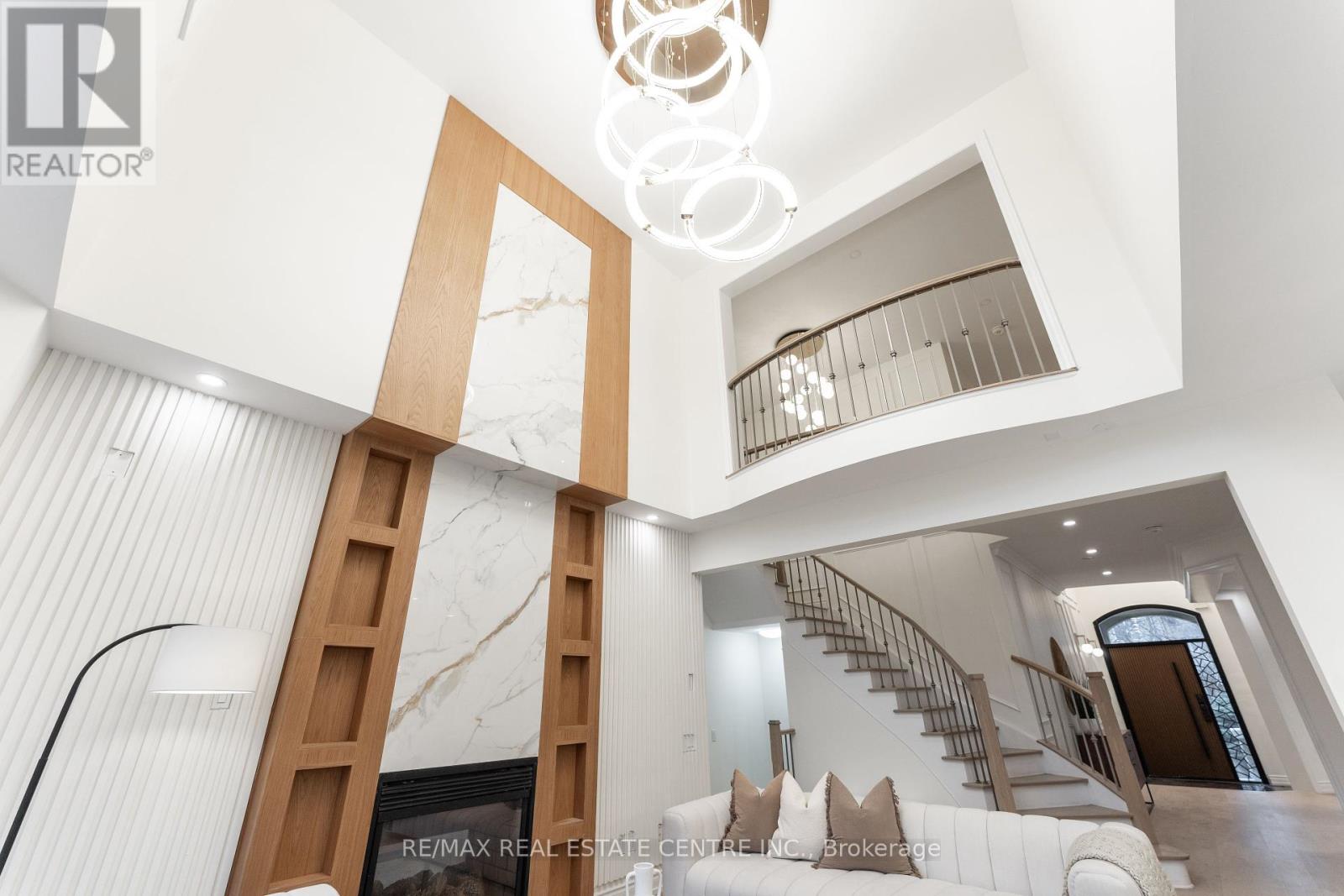 3352 Petrie Way, Oakville (Br Bronte), Ontario  L6L 6V8 - Photo 10 - W12062942