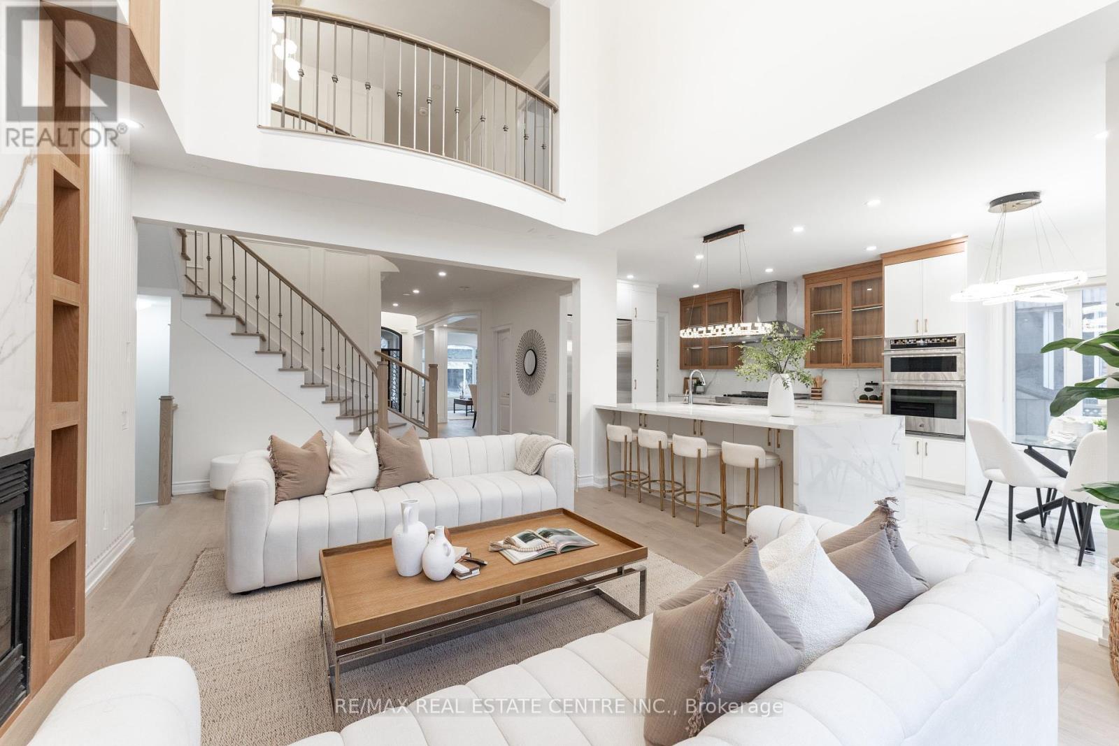 3352 Petrie Way, Oakville (Br Bronte), Ontario  L6L 6V8 - Photo 11 - W12062942