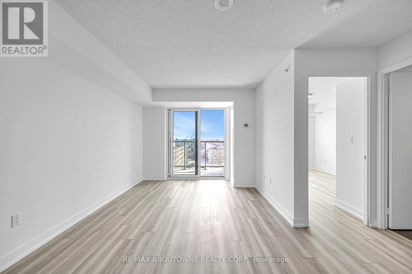 1105 - 1410 Dupont Street, Toronto, Ontario  M6H 0B6 - Photo 12 - W12062996