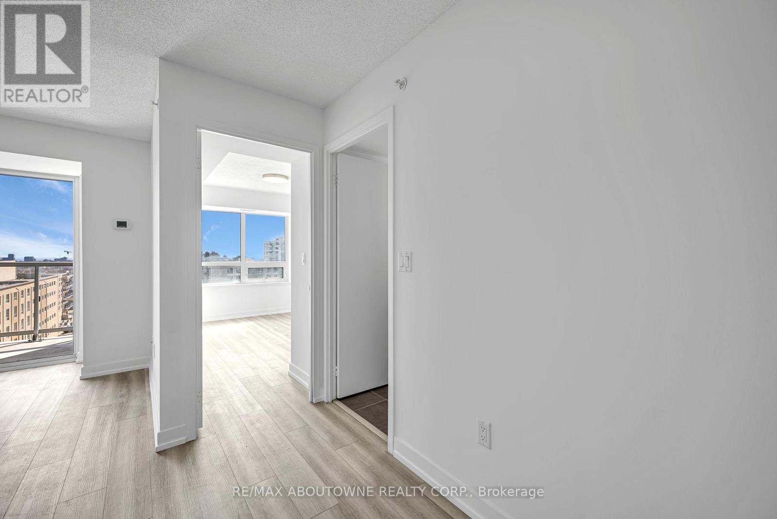 1105 - 1410 Dupont Street, Toronto, Ontario  M6H 0B6 - Photo 13 - W12062996