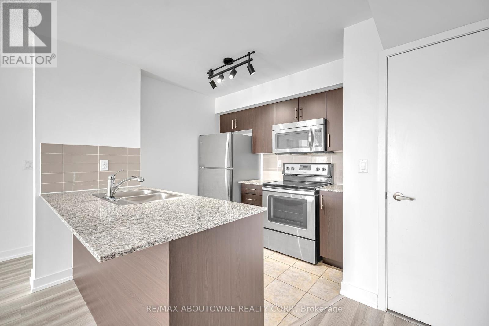 1105 - 1410 Dupont Street, Toronto, Ontario  M6H 0B6 - Photo 8 - W12062996