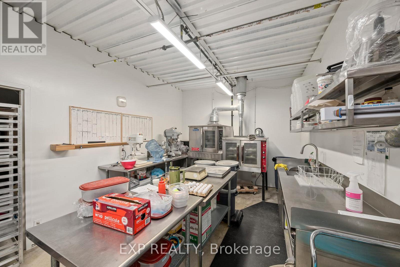 319 Springbank Drive, London South, Ontario  N6J 1G6 - Photo 15 - X12063030