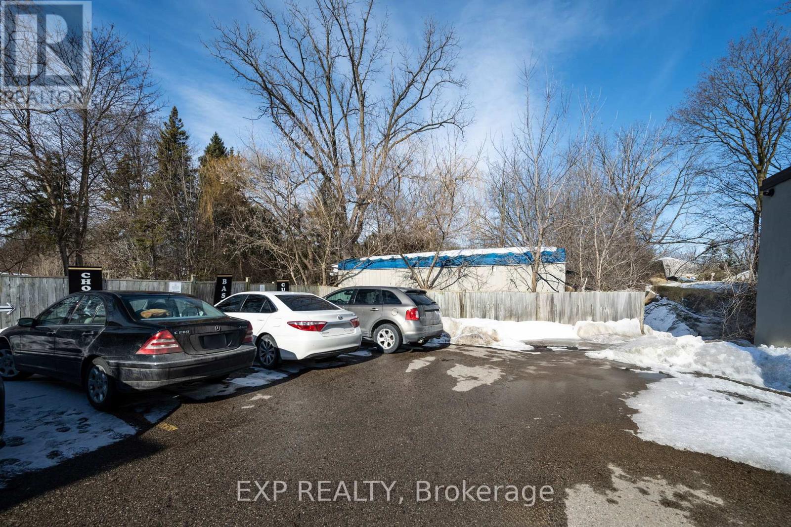 319 Springbank Drive, London South, Ontario  N6J 1G6 - Photo 24 - X12063030