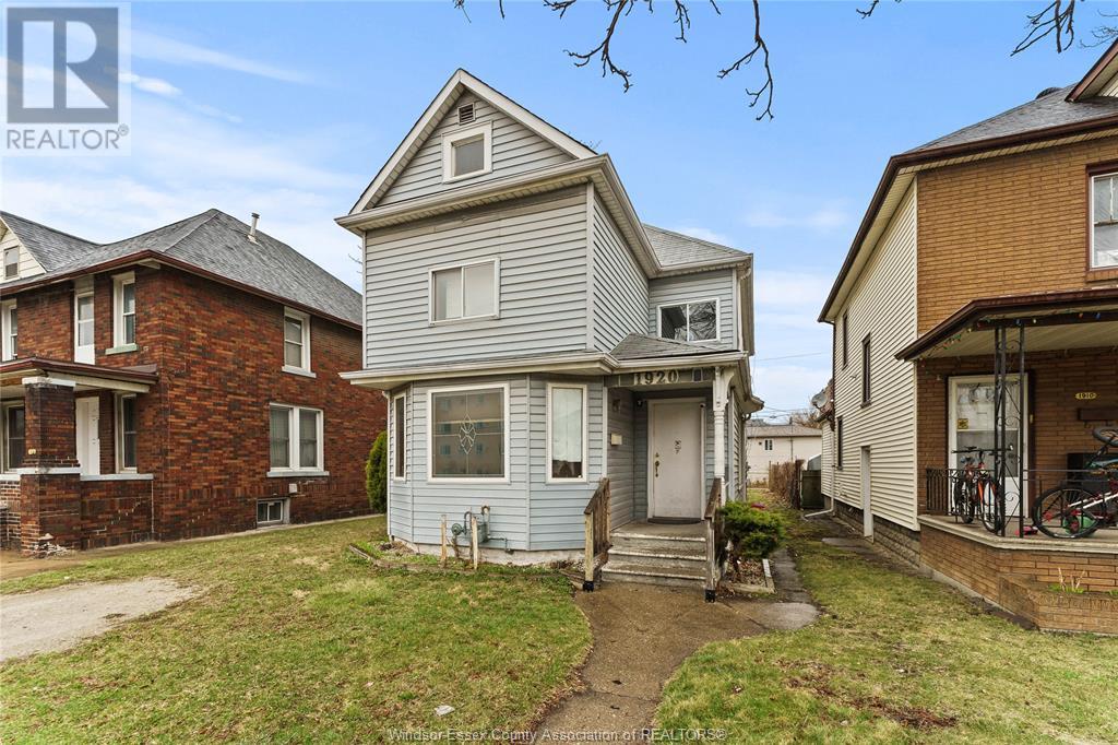 Property at 1920 UNIVERSITY AVENUE West image 2