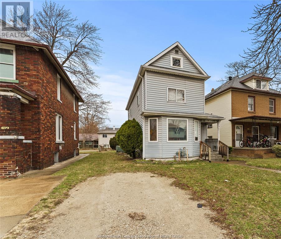 Property at 1920 UNIVERSITY AVENUE West image 3