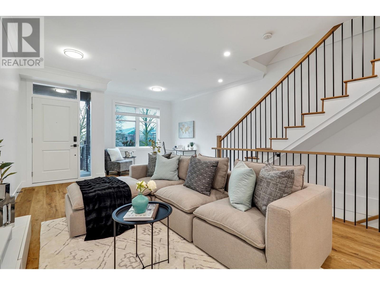 Property at 43 E EIGHTH AVENUE image 5