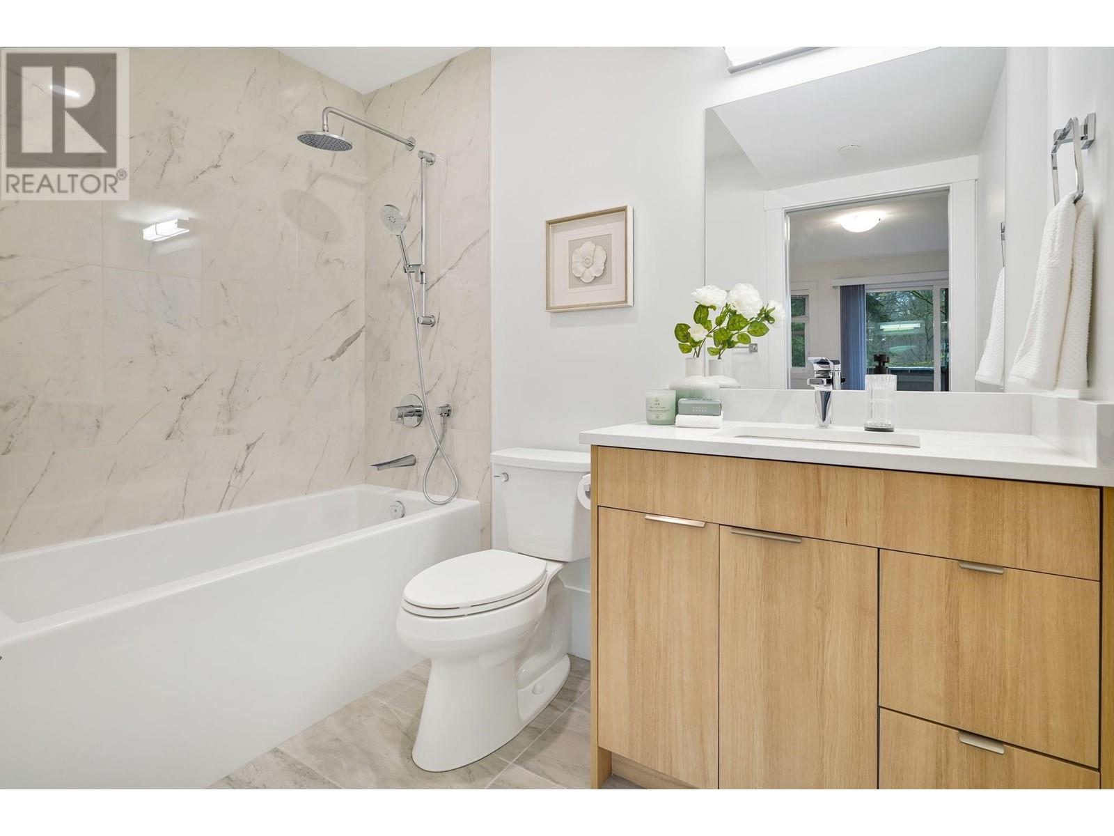 43 E Eighth Avenue, New Westminster, British Columbia  V3L 4J4 - Photo 11 - R2986028