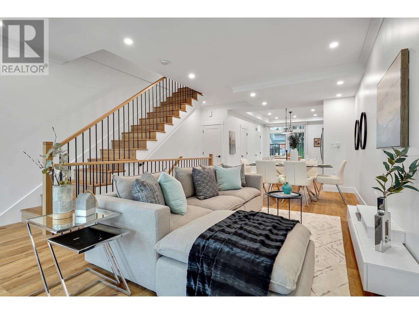 43 E Eighth Avenue, New Westminster, British Columbia  V3L 4J4 - Photo 4 - R2986028