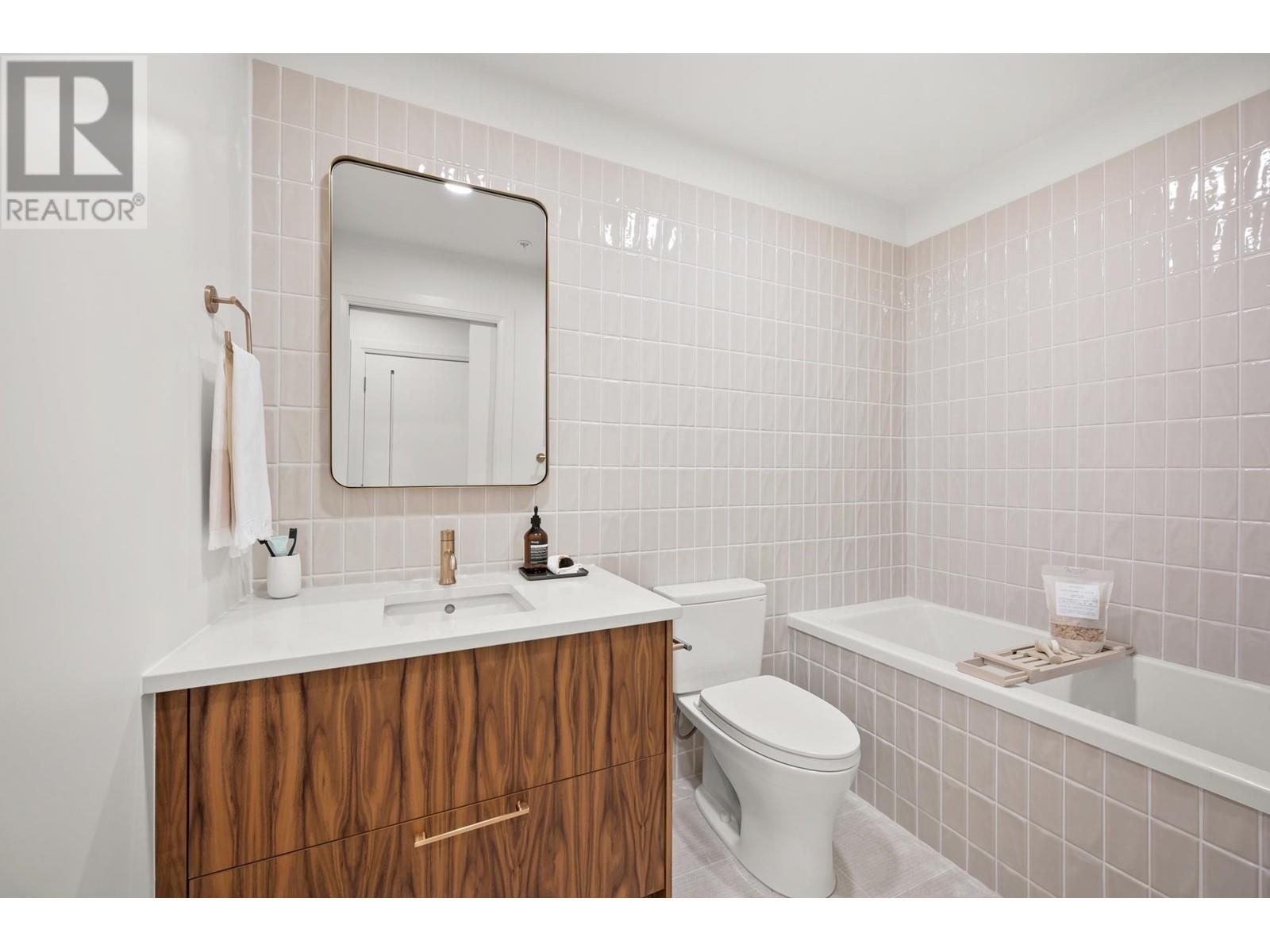 111 2550 Garden Drive, Vancouver, British Columbia  V5N 4X6 - Photo 18 - R2986274