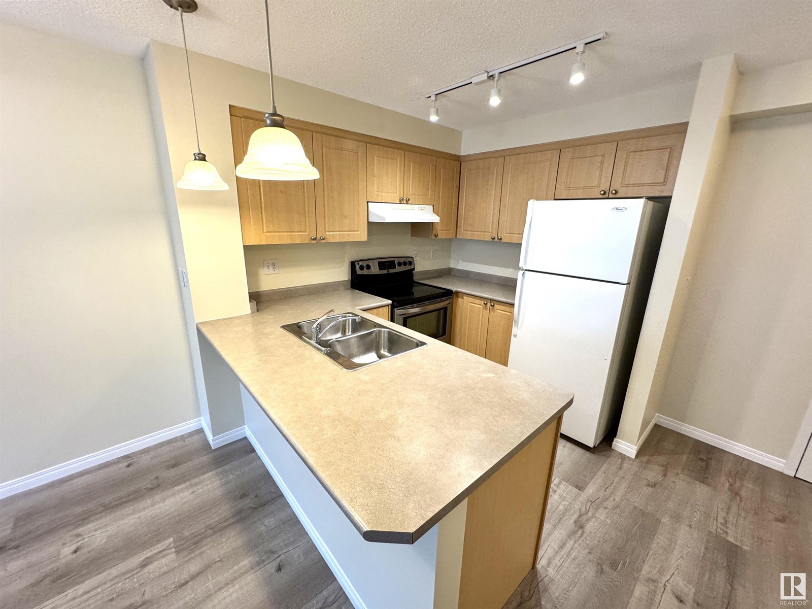 Property at #113 622 MCALLISTER LO SW image 3