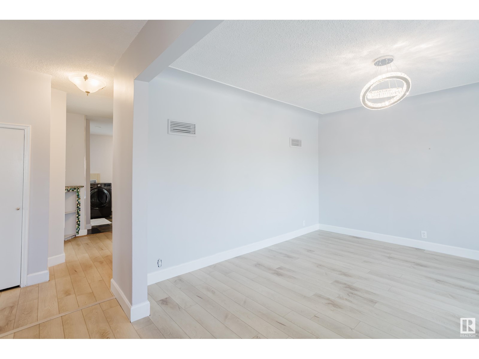 Property at 9547 87 ST NW image 5