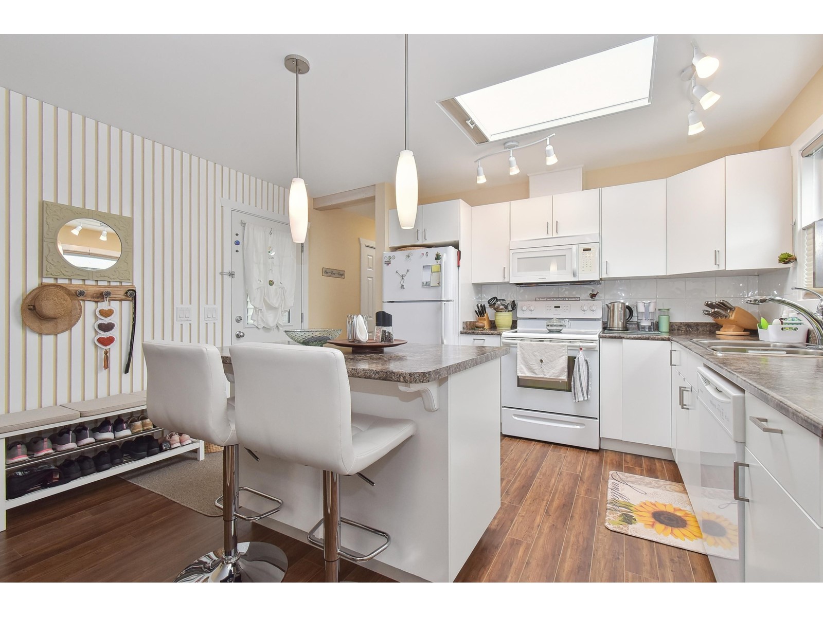 47 15875 20th Avenue, Surrey, British Columbia  V4A 2B1 - Photo 3 - R2986168