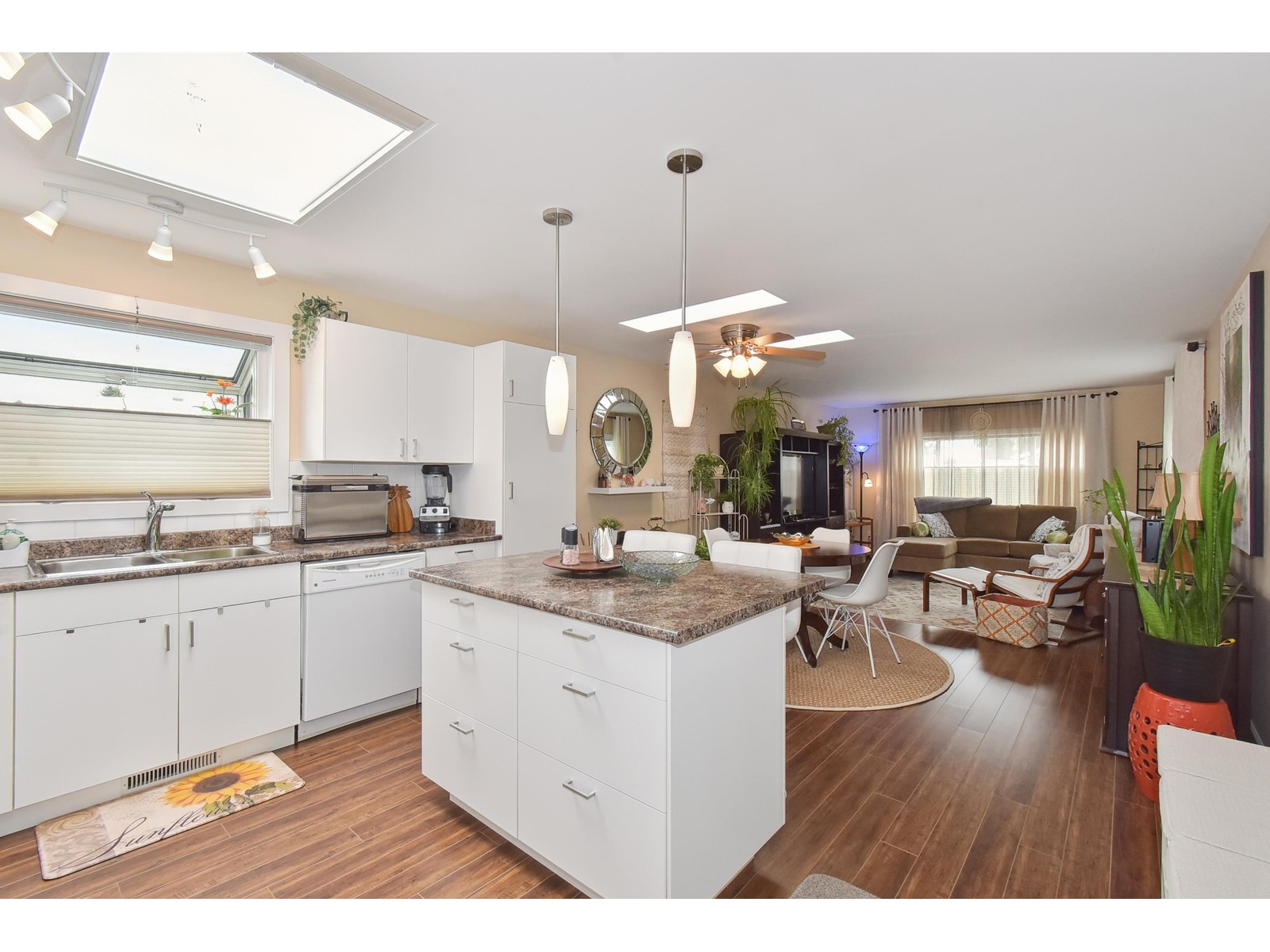 47 15875 20th Avenue, Surrey, British Columbia  V4A 2B1 - Photo 4 - R2986168