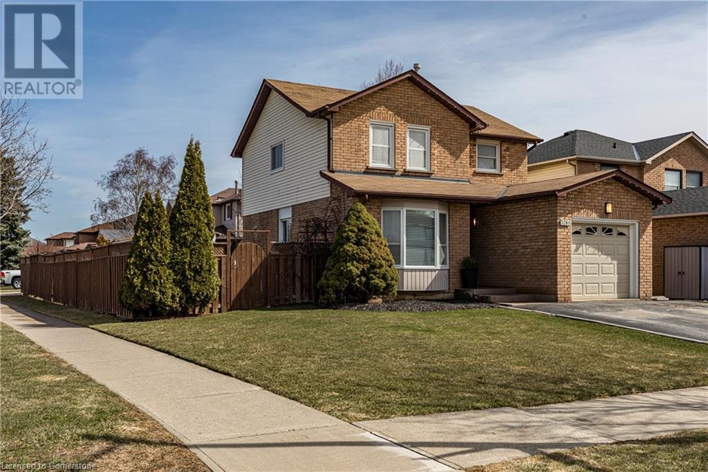 Property at 3261 WOODCROFT Crescent image 2