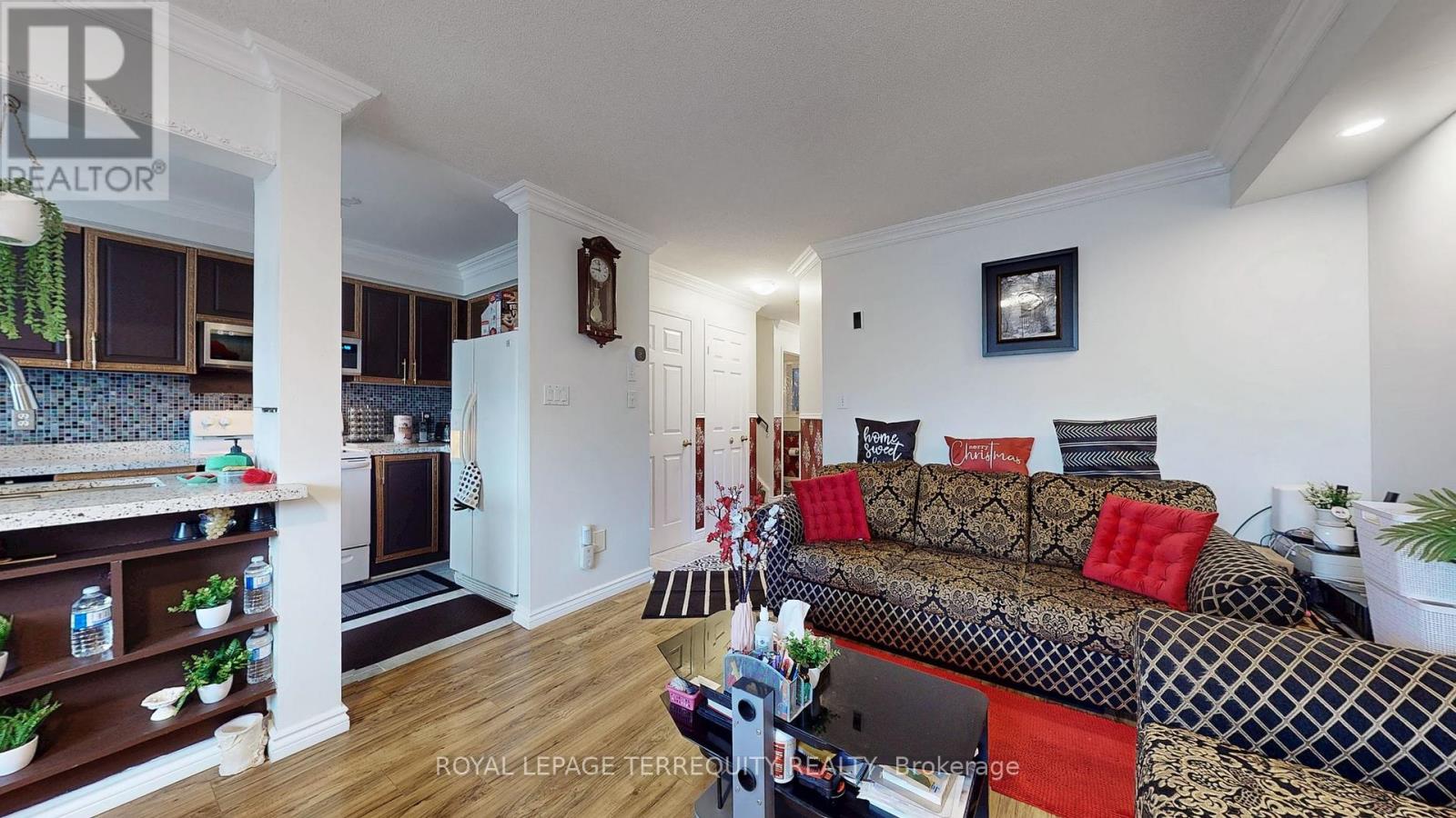 Property at 101 COTTINGHAM CRESCENT image 4