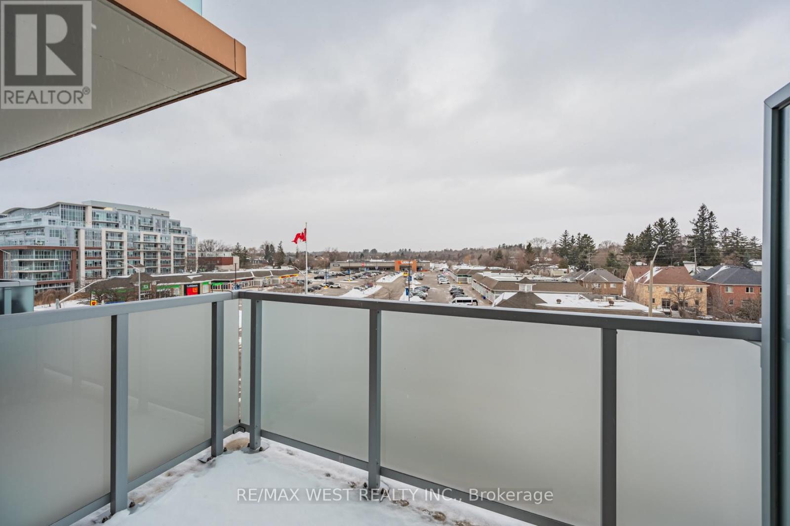 435 - 215 Lakeshore Road W, Mississauga, Ontario  L5H 0A7 - Photo 11 - W12063045